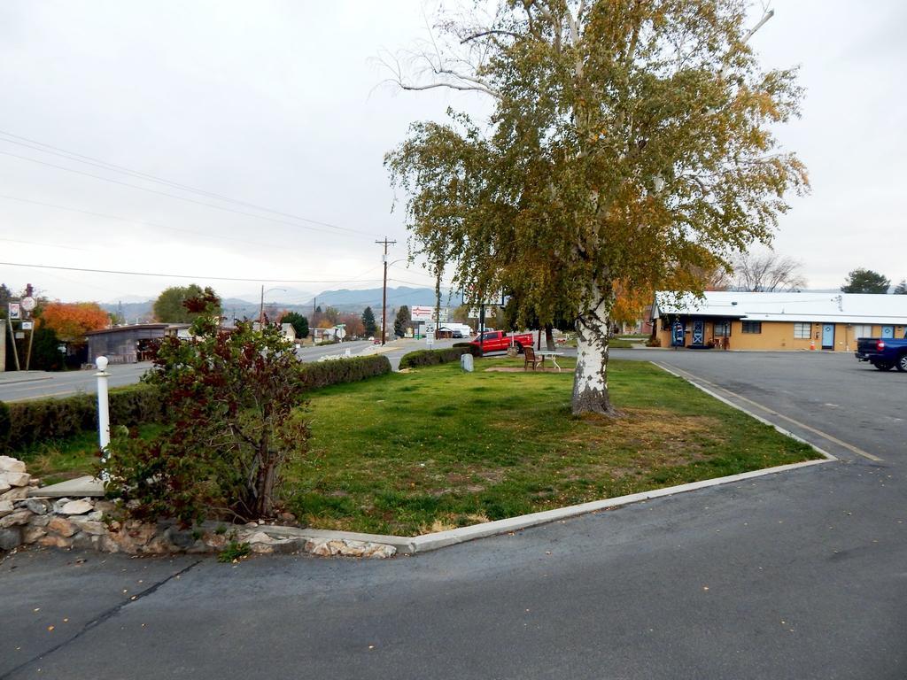 Motel Nicholas Omak Exteriér fotografie